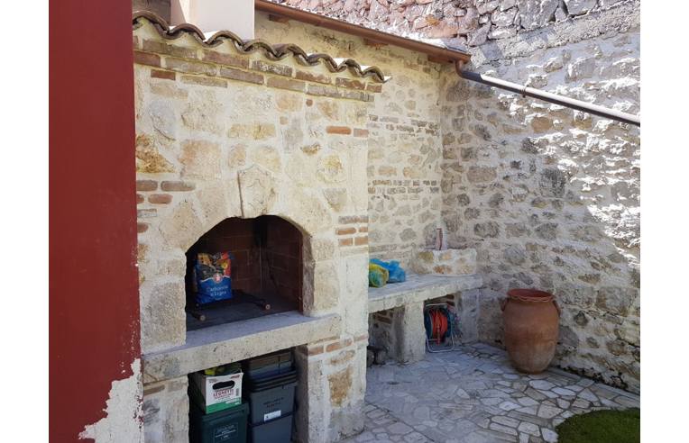 casa indipendente in vendita a Lecce nei Marsi