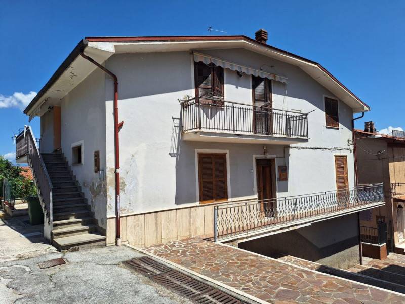 appartamento in vendita a Luco dei Marsi