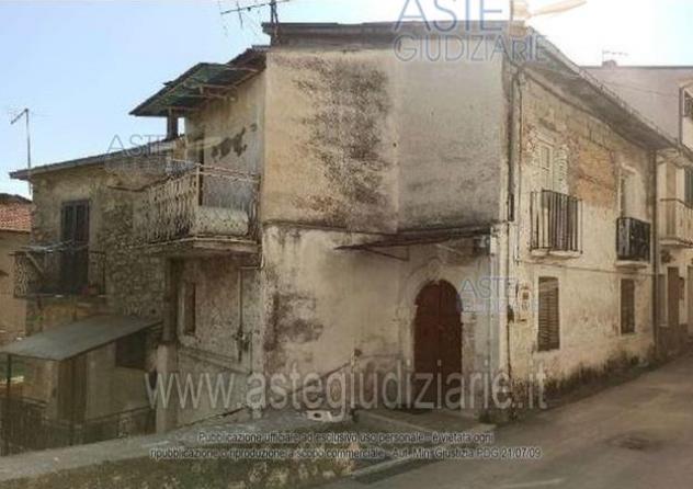 terreno edificabile in vendita a Luco dei Marsi