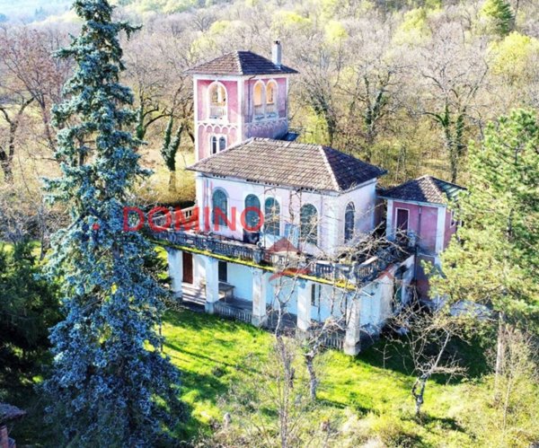 casa indipendente in vendita a Luco dei Marsi