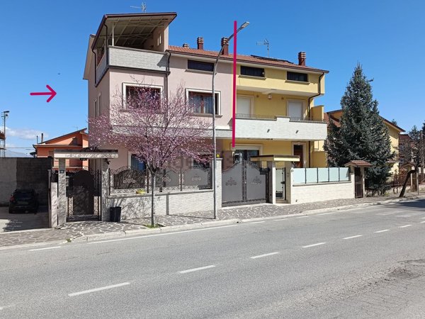 casa indipendente in vendita a Luco dei Marsi