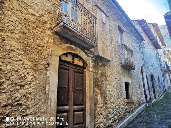 quadrivano in vendita a Luco dei Marsi