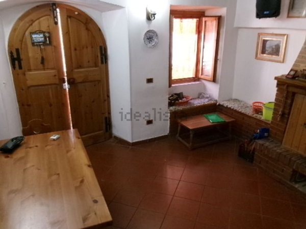 casa semindipendente in vendita a Luco dei Marsi