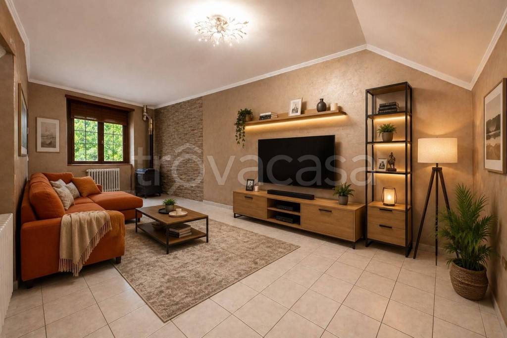 casa indipendente in vendita a Luco dei Marsi