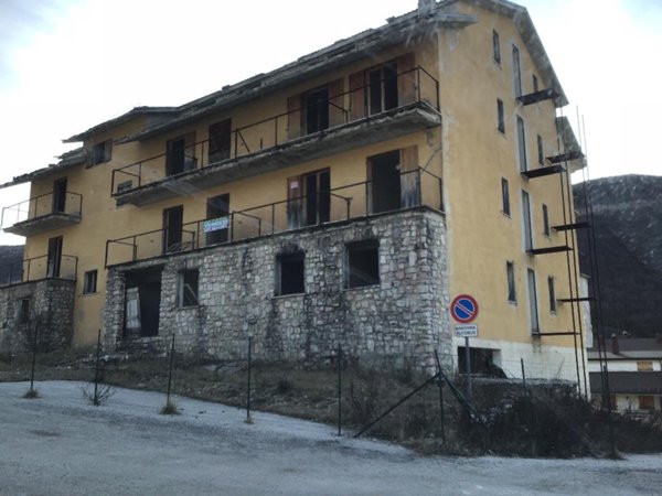 negozio in vendita a Lucoli in zona Casamaina