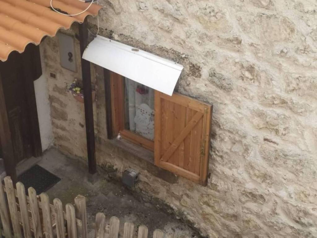 appartamento in vendita a Lucoli in zona Collimento