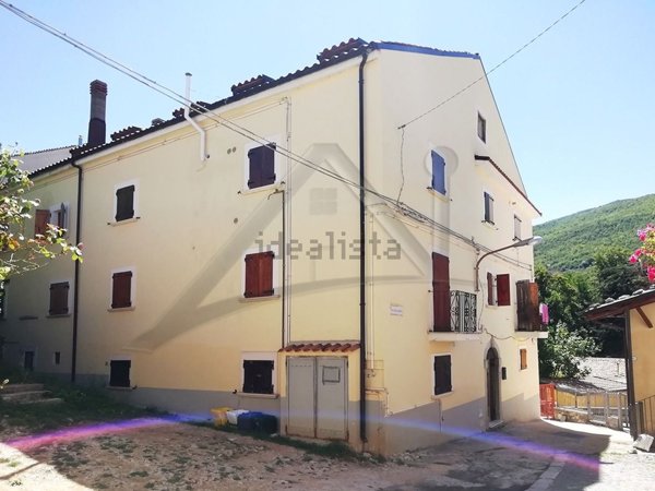 appartamento in vendita a Lucoli in zona Casamaina
