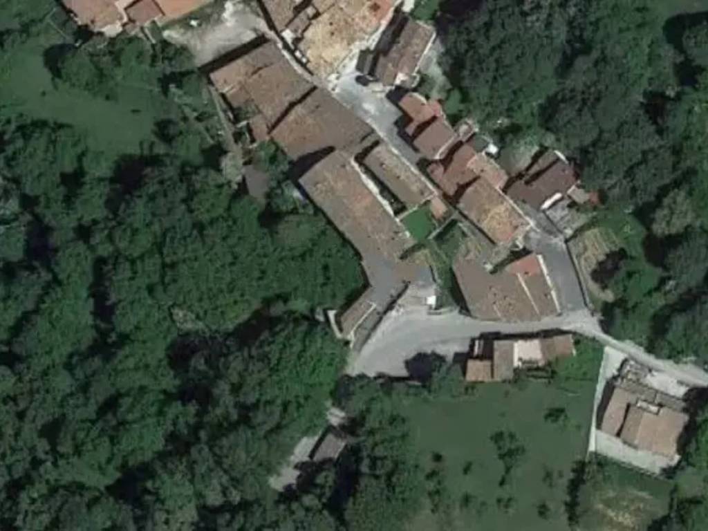 casa indipendente in vendita a Lucoli in zona Colle di Lucoli