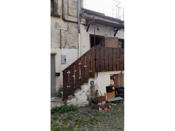 casa indipendente in vendita a Lucoli in zona Casamaina