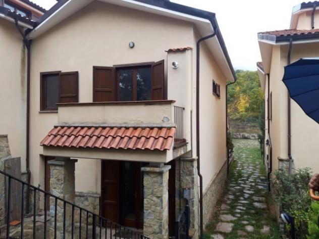 casa indipendente in vendita a Lucoli
