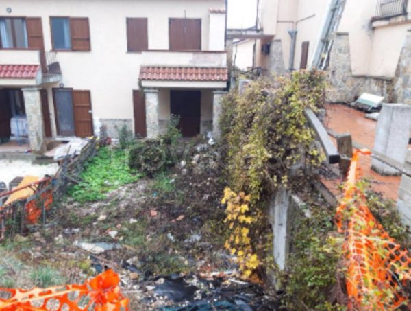 casa indipendente in vendita a Lucoli