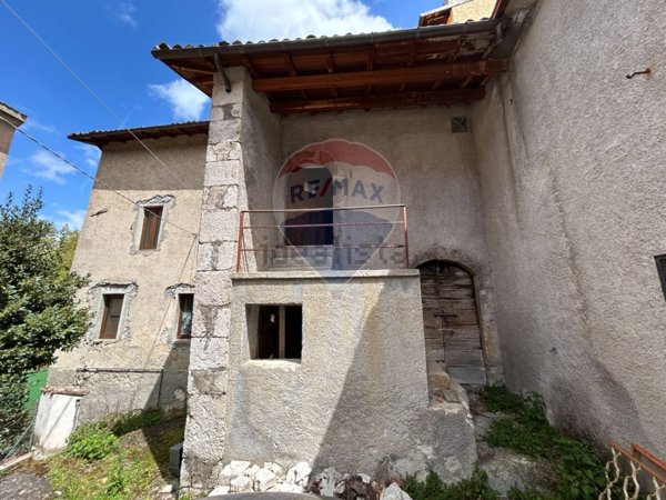 appartamento in vendita a Lucoli in zona Collimento