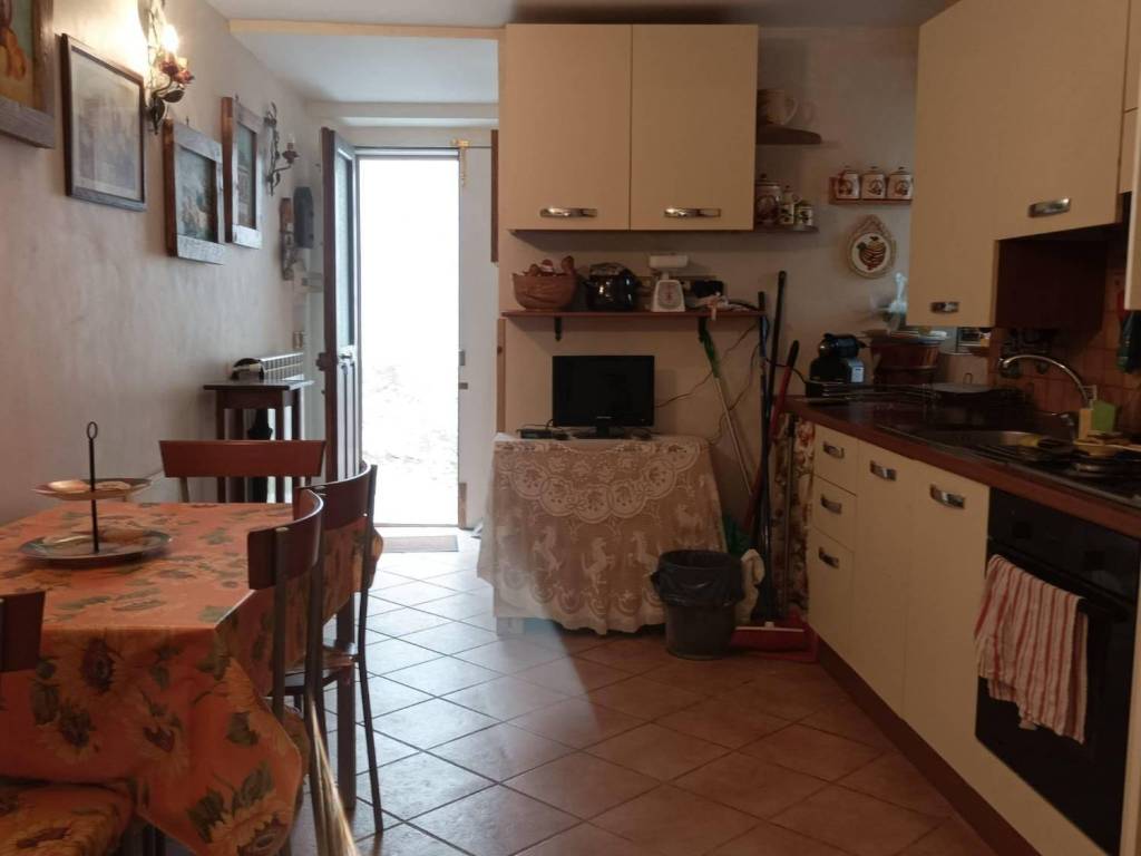 casa indipendente in vendita a Lucoli in zona Casamaina