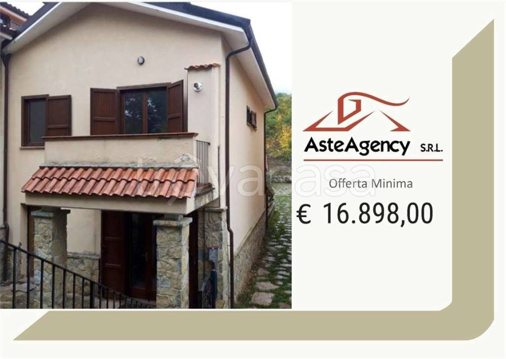casa indipendente in vendita a Lucoli