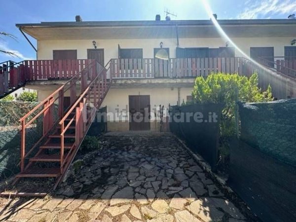 quadrivano in vendita a Lucoli in zona Casamaina