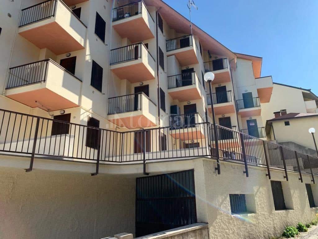 casa indipendente in vendita a Lucoli