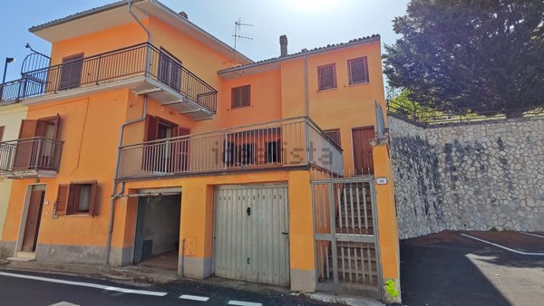 quadrivano in vendita a Lucoli in zona Colle di Lucoli