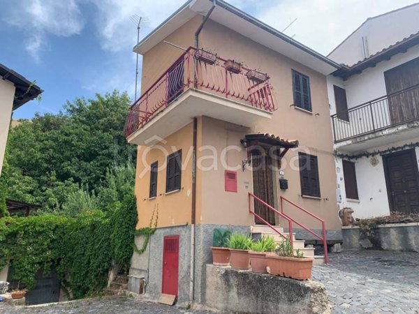 casa indipendente in vendita a Lucoli