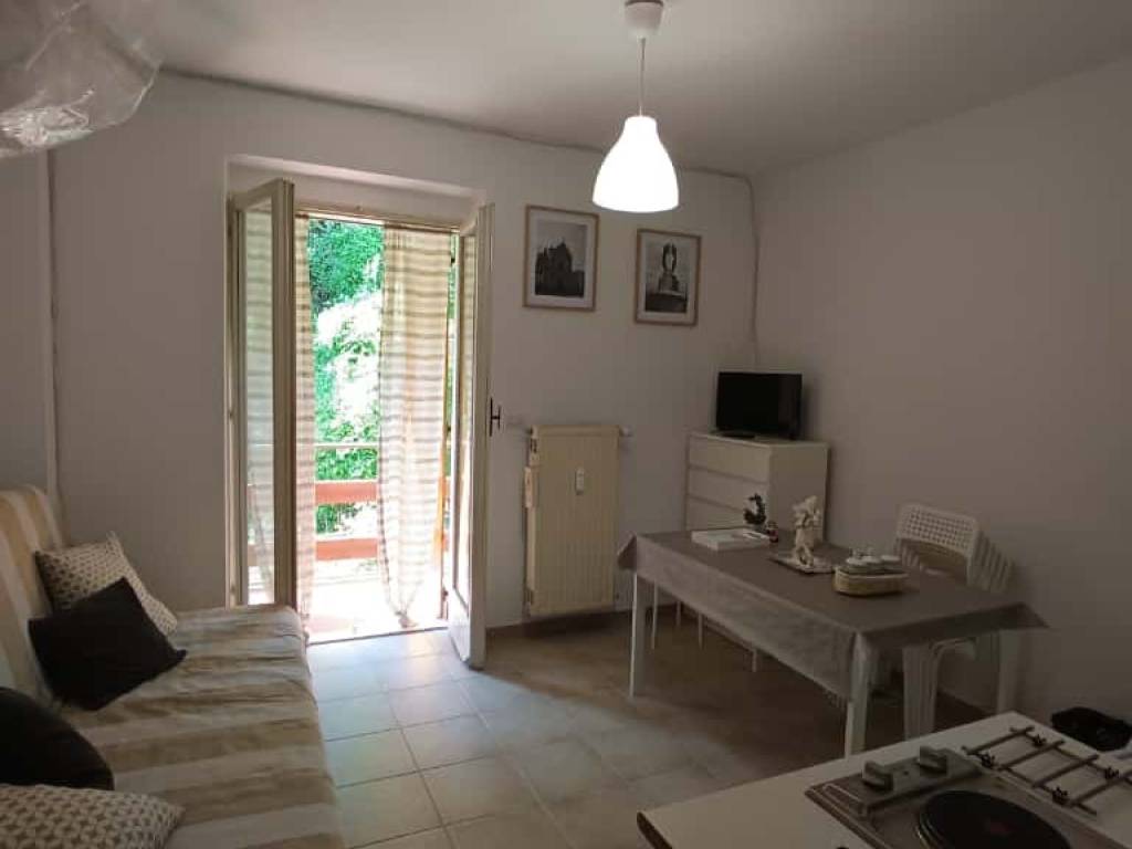 intera palazzina in vendita a Lucoli in zona Casamaina