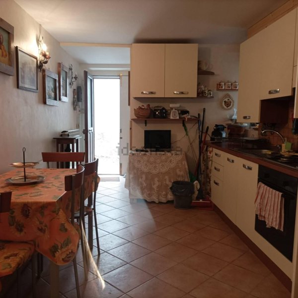 casa indipendente in vendita a Lucoli in zona Casamaina