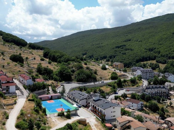 negozio in vendita a Lucoli in zona Lucoli Alto