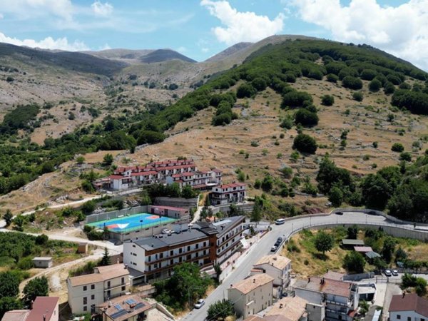 negozio in vendita a Lucoli in zona Lucoli Alto