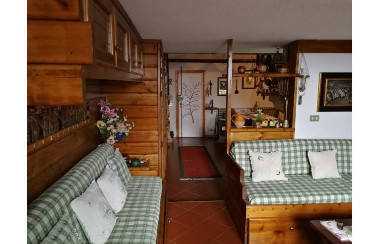 appartamento in vendita a Lucoli in zona Casamaina