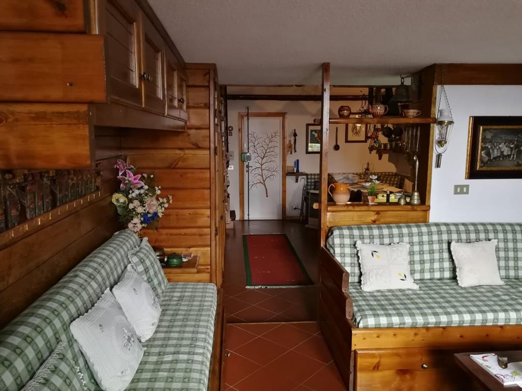 appartamento in vendita a Lucoli in zona Casamaina