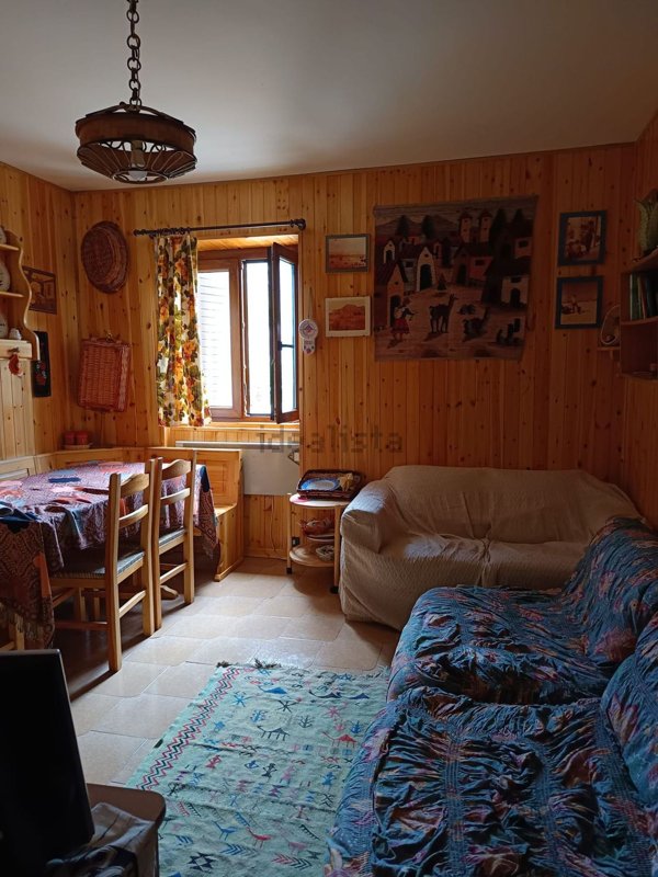 appartamento in vendita a Lucoli in zona Casamaina