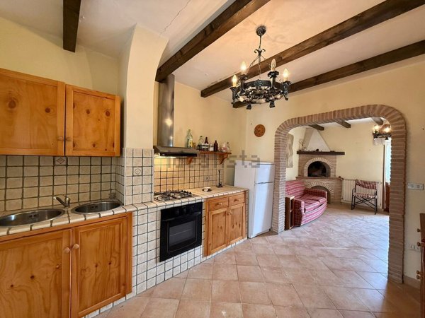 casa indipendente in vendita a Lucoli