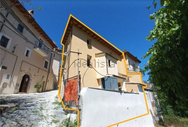 casa indipendente in vendita a Lucoli in zona Prata