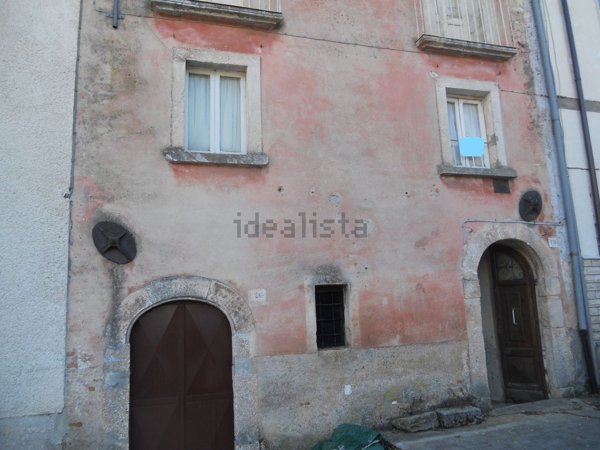 casa semindipendente in vendita a Magliano de' Marsi