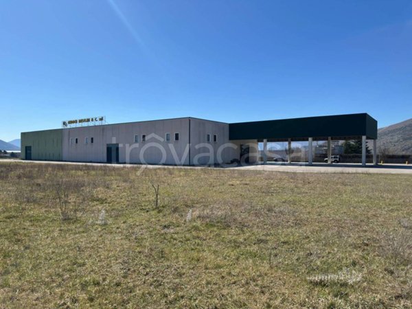 locale commerciale in vendita a Magliano de' Marsi