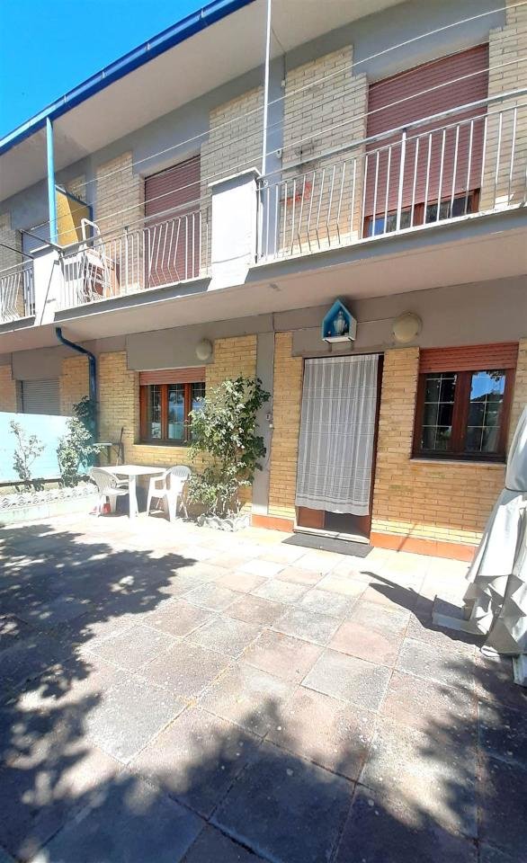 casa indipendente in vendita a Magliano de' Marsi