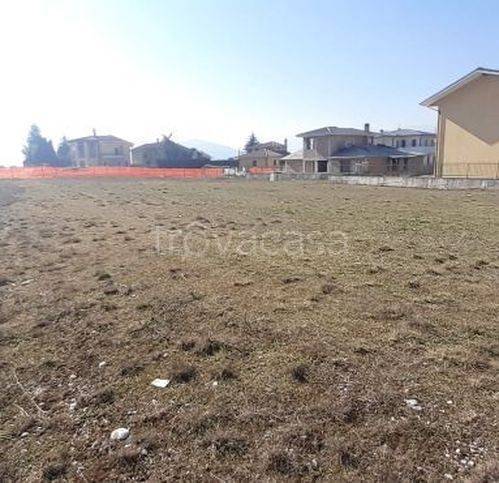 terreno edificabile in vendita a Magliano de' Marsi