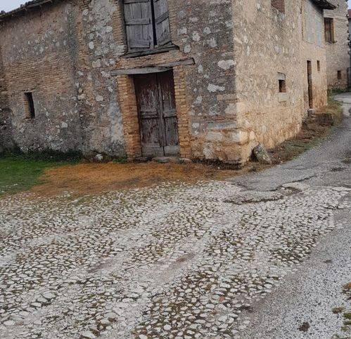 intera palazzina in vendita a Magliano de' Marsi