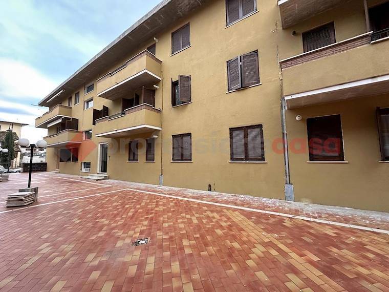 appartamento in vendita a Magliano de' Marsi