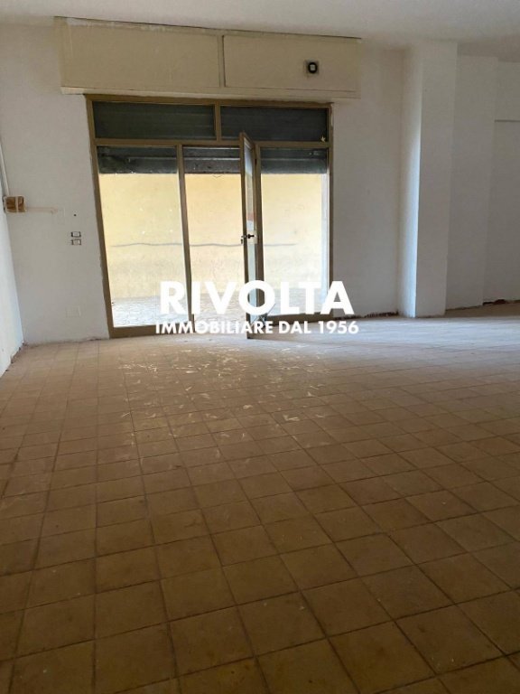 locale commerciale in vendita a Magliano de' Marsi
