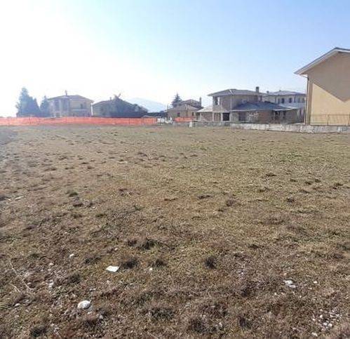 terreno edificabile in vendita a Magliano de' Marsi