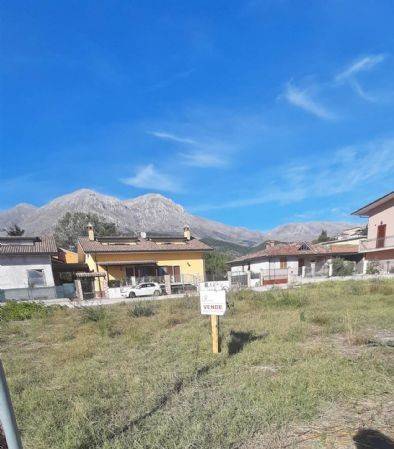 terreno edificabile in vendita a Magliano de' Marsi