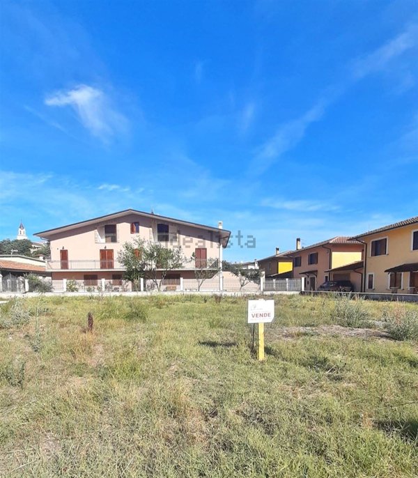 ufficio in vendita a Magliano de' Marsi