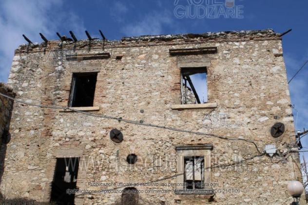 terreno edificabile in vendita a Magliano de' Marsi