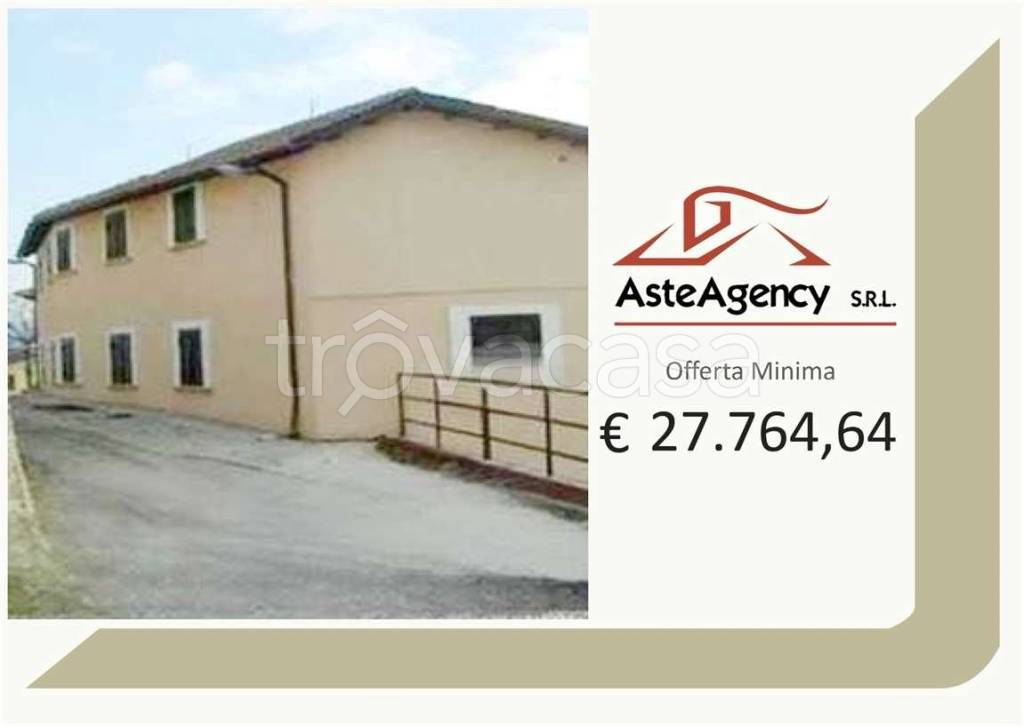 casa indipendente in vendita a Magliano de' Marsi