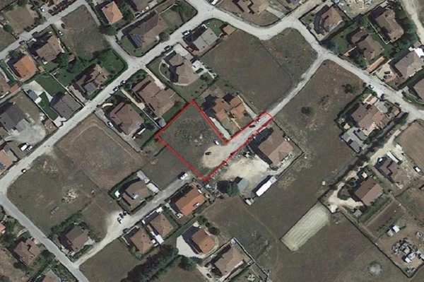 terreno edificabile in vendita a Magliano de' Marsi