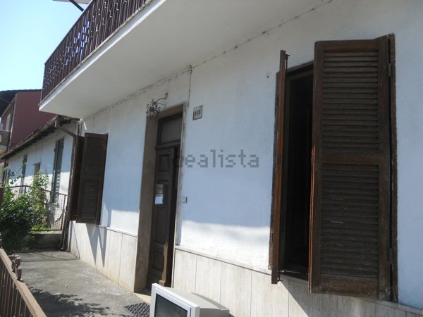 casa semindipendente in vendita a Magliano de' Marsi