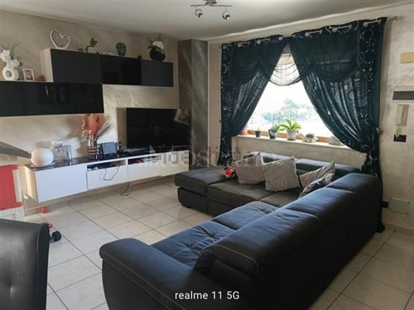 casa indipendente in vendita a Magliano de' Marsi