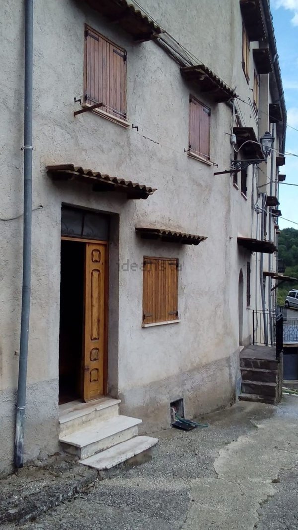 appartamento in vendita a Magliano de' Marsi