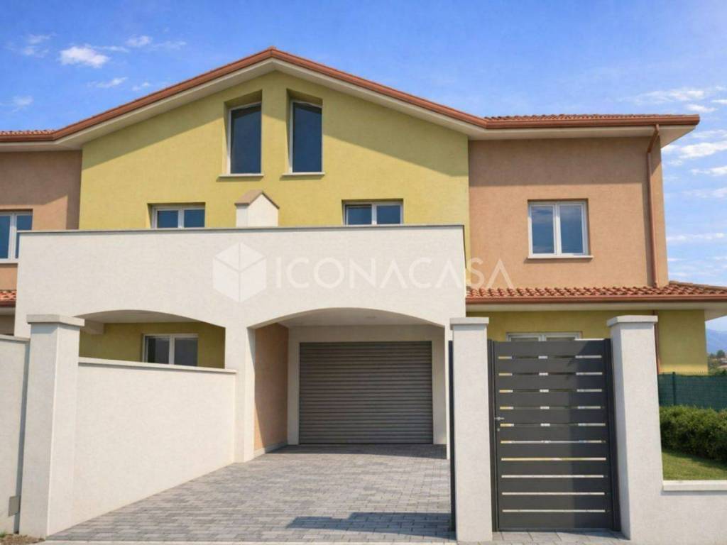 casa indipendente in vendita a Magliano de' Marsi