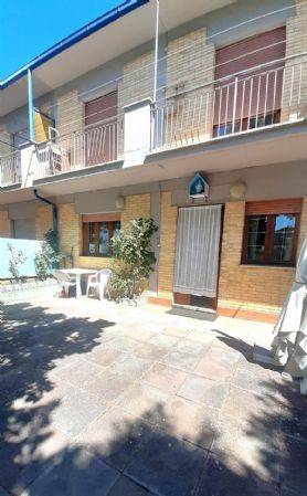 casa indipendente in vendita a Magliano de' Marsi