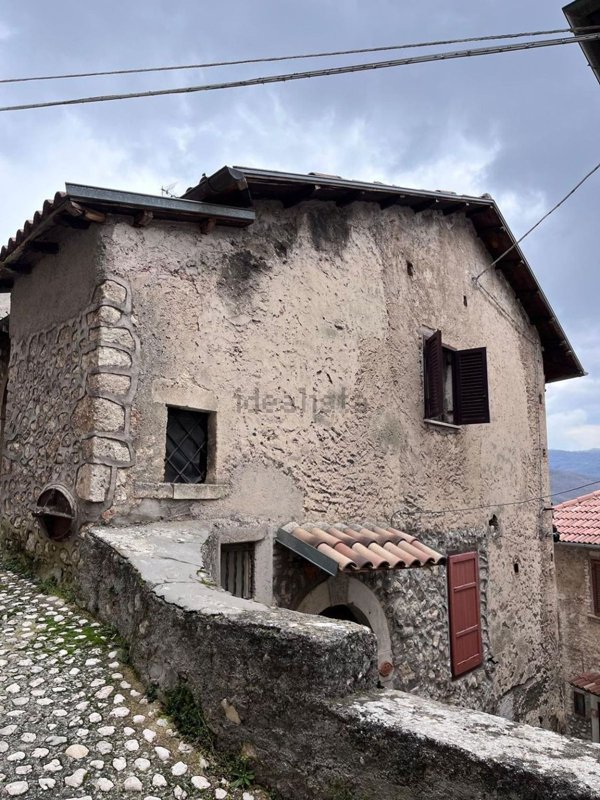 appartamento in vendita a Magliano de' Marsi in zona Marano dei Marsi